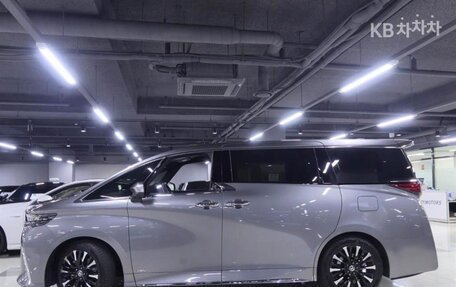 Toyota Alphard, 2024 год, 9 750 009 рублей, 3 фотография