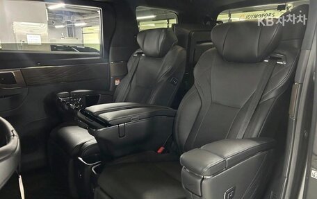 Toyota Alphard, 2024 год, 9 750 009 рублей, 13 фотография