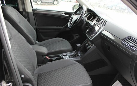 Volkswagen Tiguan II, 2018 год, 2 279 000 рублей, 17 фотография
