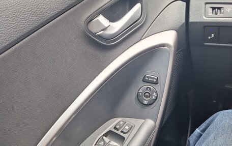 Hyundai Santa Fe III рестайлинг, 2017 год, 2 200 000 рублей, 11 фотография