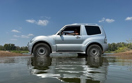 Mitsubishi Pajero III рестайлинг, 2005 год, 1 550 000 рублей, 20 фотография