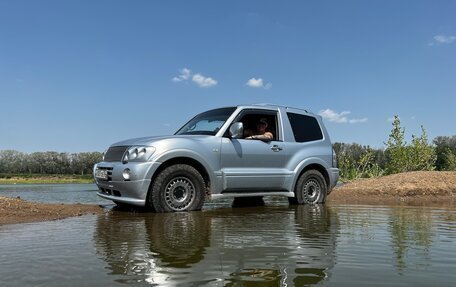 Mitsubishi Pajero III рестайлинг, 2005 год, 1 550 000 рублей, 19 фотография
