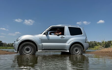 Mitsubishi Pajero III рестайлинг, 2005 год, 1 550 000 рублей, 21 фотография