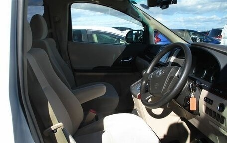 Toyota Vellfire I, 2011 год, 750 000 рублей, 16 фотография