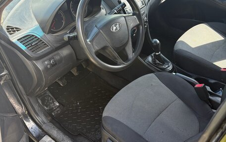 Hyundai Solaris II рестайлинг, 2012 год, 415 000 рублей, 7 фотография