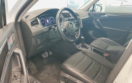 Volkswagen Tiguan II, 2020 год, 3 600 000 рублей, 11 фотография
