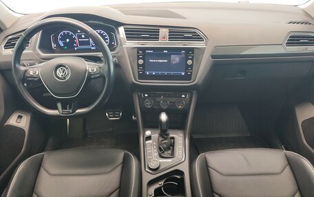 Volkswagen Tiguan II, 2020 год, 3 600 000 рублей, 15 фотография
