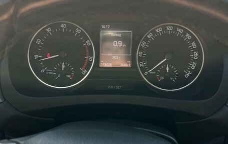 Skoda Rapid I, 2015 год, 900 000 рублей, 13 фотография