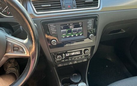 Skoda Rapid I, 2015 год, 900 000 рублей, 12 фотография