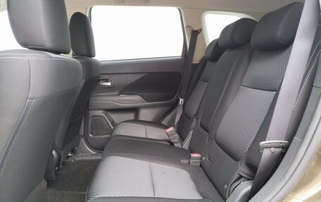Mitsubishi Outlander III рестайлинг 3, 2018 год, 1 920 000 рублей, 11 фотография