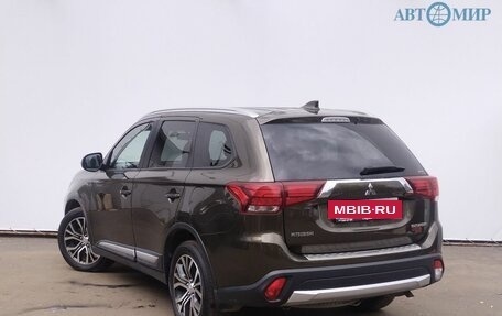 Mitsubishi Outlander III рестайлинг 3, 2018 год, 1 920 000 рублей, 7 фотография