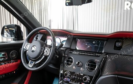 Rolls-Royce Cullinan, 2021 год, 42 399 000 рублей, 10 фотография