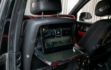 Rolls-Royce Cullinan, 2021 год, 42 399 000 рублей, 19 фотография