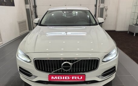 Volvo S90 II рестайлинг, 2018 год, 1 995 000 рублей, 13 фотография