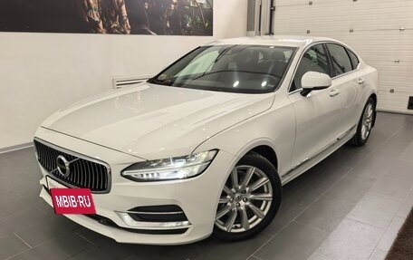 Volvo S90 II рестайлинг, 2018 год, 1 995 000 рублей, 2 фотография