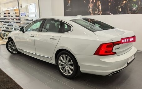Volvo S90 II рестайлинг, 2018 год, 1 995 000 рублей, 10 фотография