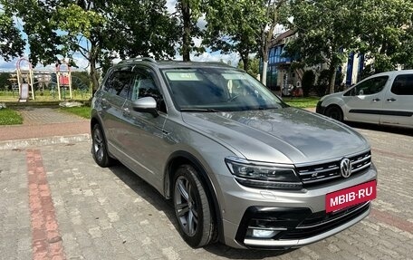 Volkswagen Tiguan II, 2018 год, 3 150 000 рублей, 2 фотография