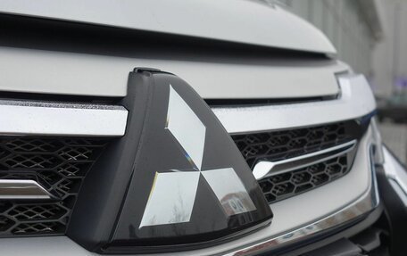 Mitsubishi Pajero Sport III рестайлинг, 2019 год, 2 320 000 рублей, 28 фотография