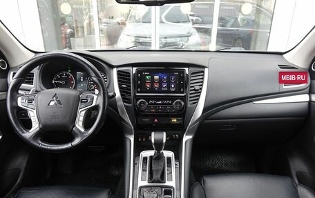 Mitsubishi Pajero Sport III рестайлинг, 2019 год, 2 320 000 рублей, 9 фотография