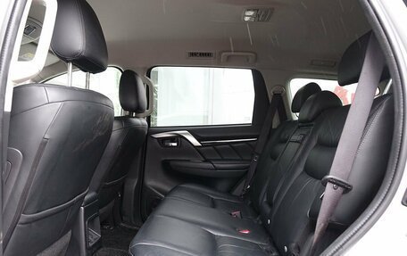 Mitsubishi Pajero Sport III рестайлинг, 2019 год, 2 320 000 рублей, 20 фотография