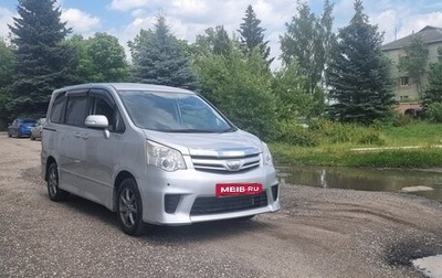 Toyota Noah III, 2013 год, 1 649 000 рублей, 1 фотография