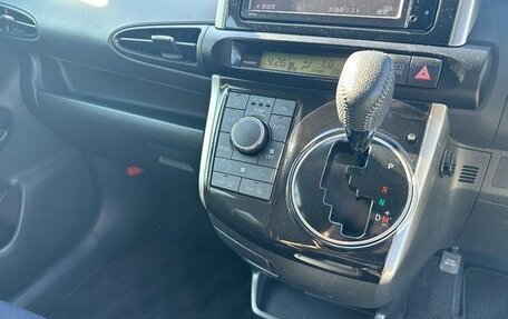Toyota Wish II, 2017 год, 1 300 666 рублей, 12 фотография