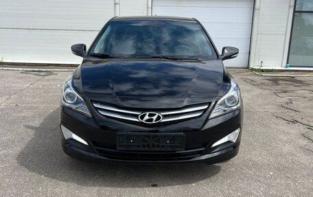 Hyundai Solaris II рестайлинг, 2015 год, 1 099 000 рублей, 2 фотография