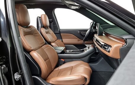 Lincoln Aviator II, 2023 год, 6 060 000 рублей, 10 фотография