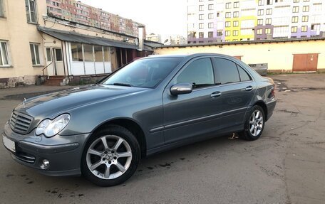 Mercedes-Benz C-Класс, 2006 год, 750 000 рублей, 1 фотография