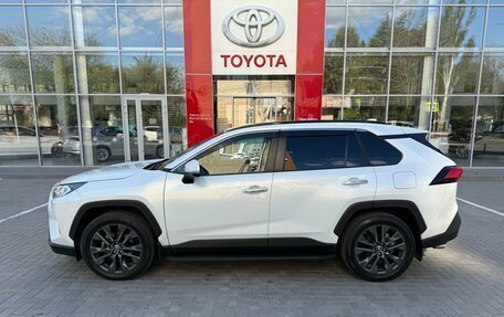 Toyota RAV4, 2022 год, 4 900 000 рублей, 2 фотография