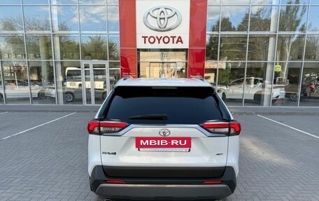Toyota RAV4, 2022 год, 4 900 000 рублей, 4 фотография