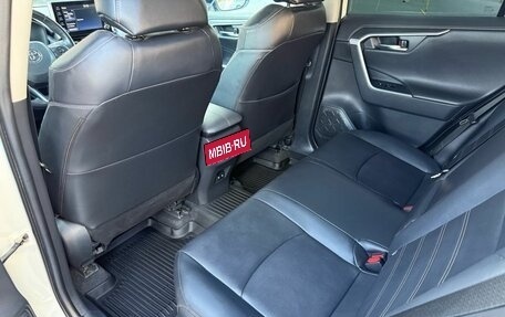 Toyota RAV4, 2022 год, 4 900 000 рублей, 11 фотография