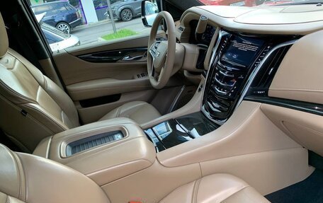 Cadillac Escalade IV, 2019 год, 5 099 000 рублей, 13 фотография