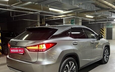 Lexus RX IV рестайлинг, 2020 год, 5 600 000 рублей, 4 фотография