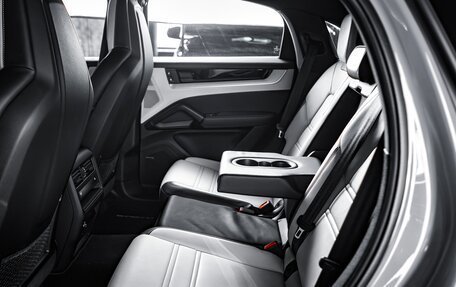 Porsche Cayenne III, 2023 год, 15 700 000 рублей, 28 фотография