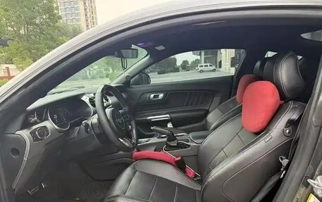 Ford Mustang VI рестайлинг, 2021 год, 2 620 000 рублей, 8 фотография