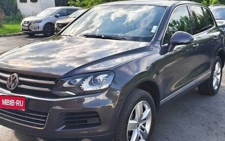 Volkswagen Touareg III, 2011 год, 1 999 000 рублей, 1 фотография