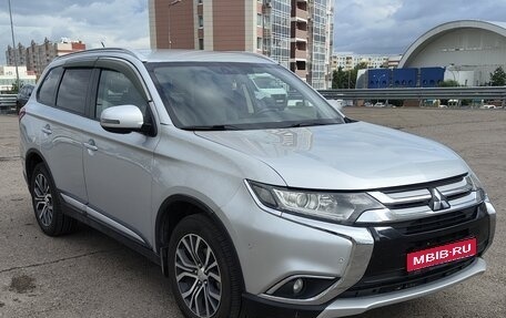 Mitsubishi Outlander III рестайлинг 3, 2015 год, 1 599 000 рублей, 1 фотография