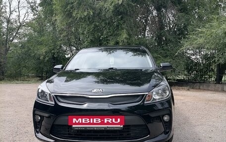 KIA Rio IV, 2018 год, 1 600 000 рублей, 2 фотография
