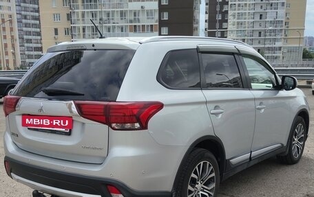 Mitsubishi Outlander III рестайлинг 3, 2015 год, 1 599 000 рублей, 7 фотография