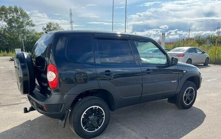 Chevrolet Niva I рестайлинг, 2017 год, 799 000 рублей, 6 фотография