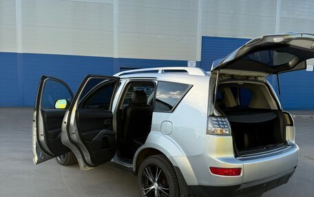 Mitsubishi Outlander III рестайлинг 3, 2008 год, 1 145 000 рублей, 5 фотография
