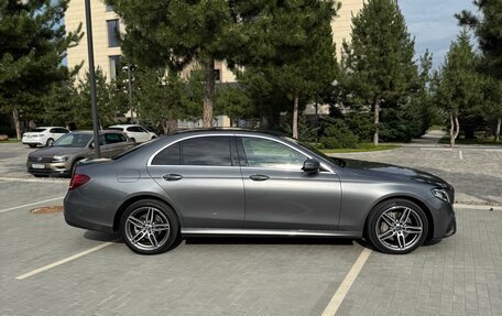 Mercedes-Benz E-Класс, 2019 год, 4 200 000 рублей, 4 фотография