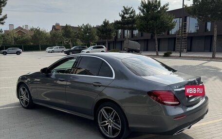 Mercedes-Benz E-Класс, 2019 год, 4 200 000 рублей, 5 фотография