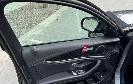 Mercedes-Benz E-Класс, 2019 год, 4 200 000 рублей, 16 фотография