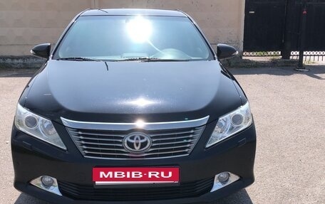Toyota Camry, 2012 год, 1 680 000 рублей, 2 фотография