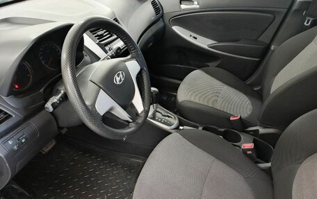 Hyundai Solaris II рестайлинг, 2011 год, 700 000 рублей, 9 фотография