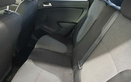 Hyundai Solaris II рестайлинг, 2011 год, 700 000 рублей, 12 фотография