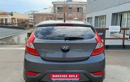 Hyundai Solaris II рестайлинг, 2011 год, 700 000 рублей, 6 фотография