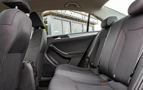 Volkswagen Jetta VI, 2011 год, 899 000 рублей, 21 фотография